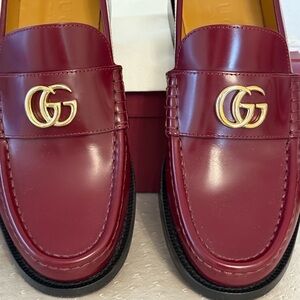Gucci Burgundy women loafers with double GG logo